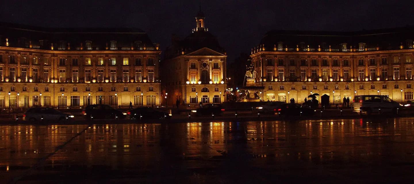 Bordeaux Place de la Bourse de nuit : vue de Bordeaux
