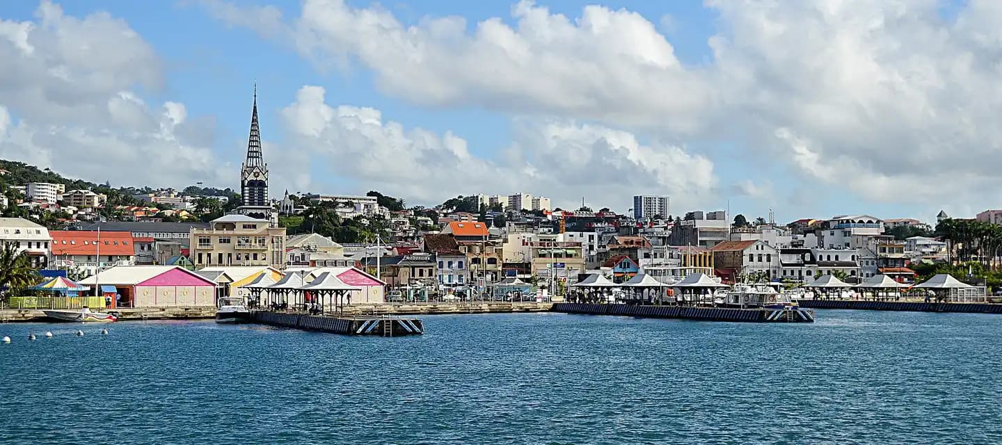 Fort-de-france-harbor : vue de Antilles-Guyane