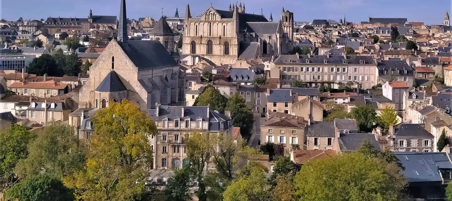Poitiers panorama 01 : vue de Poitiers